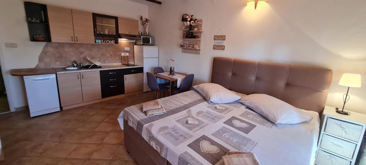 Apartments Rogoznicka Oaza Рогозница Экстерьер фото