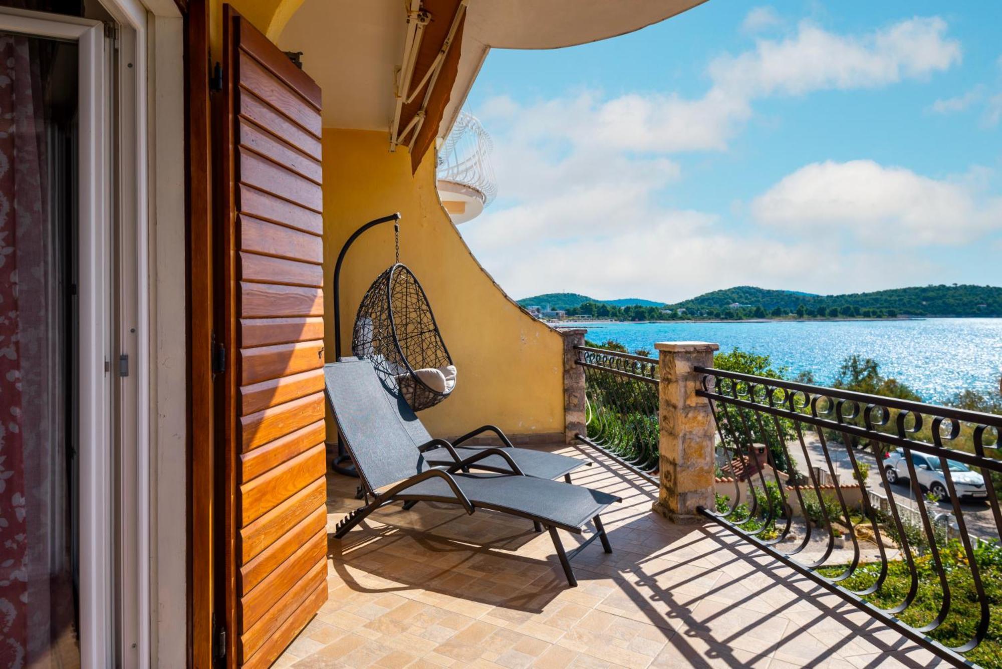 Apartments Rogoznicka Oaza Рогозница Экстерьер фото